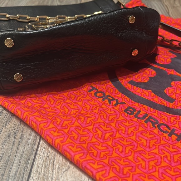 Great condition Tory Burch purse in black and gold detail/trim - Picture 15 of 16